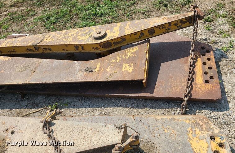 image for item DK4045 Caterpillar 740  end gate