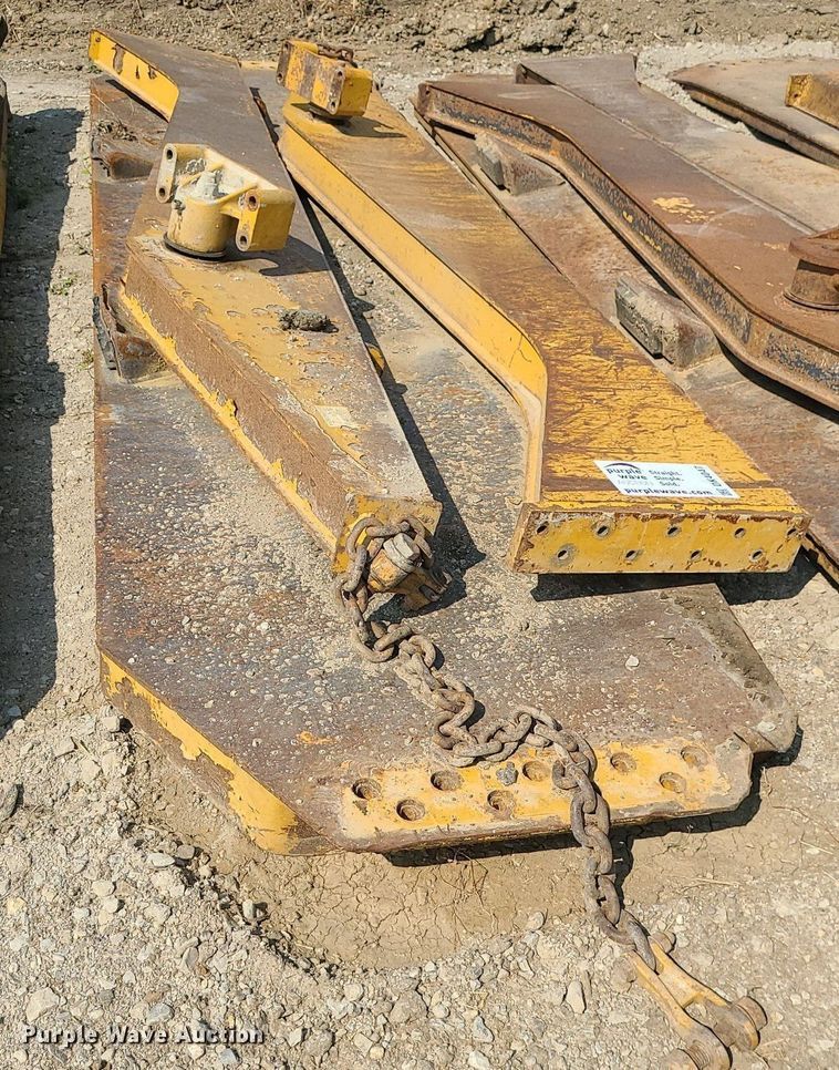 image for item DK4047 Caterpillar 740  end gate