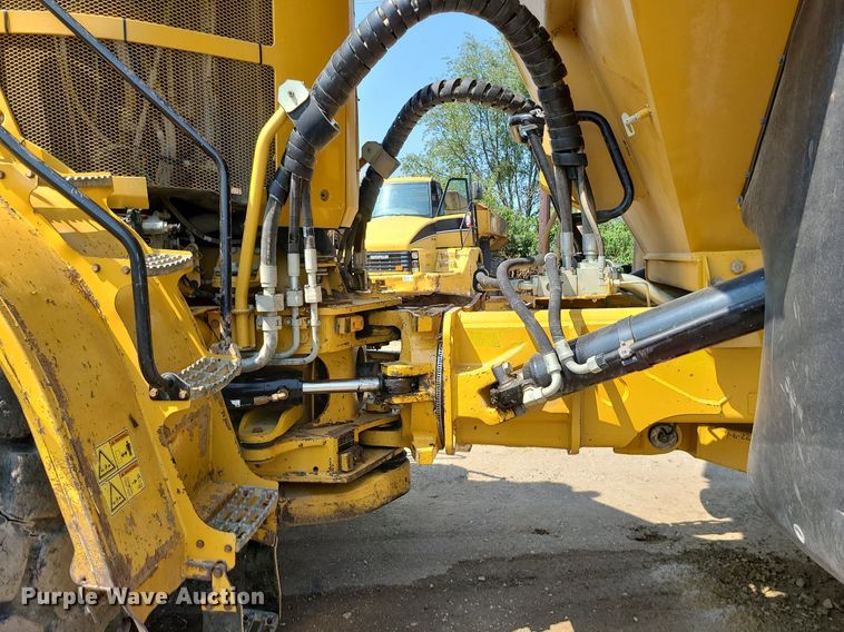 image for item DK4052 2015 Caterpillar 740B  haul truck