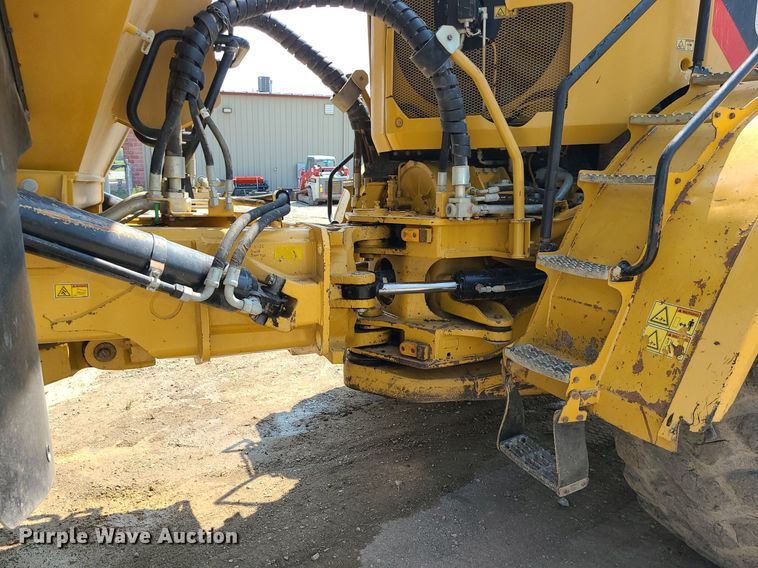 image for item DK4052 2015 Caterpillar 740B  haul truck