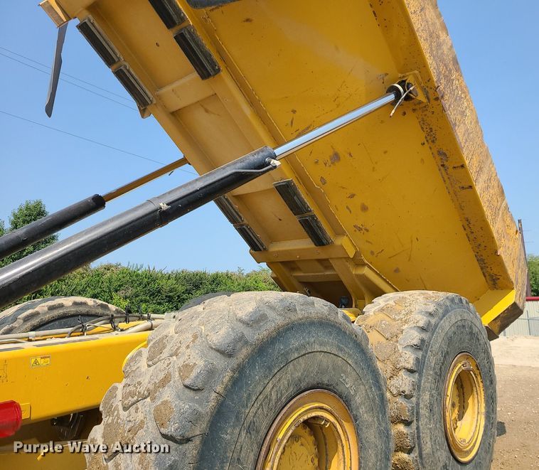 image for item DK4052 2015 Caterpillar 740B  haul truck