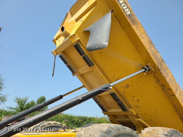 image for item DK4052 2015 Caterpillar 740B  haul truck