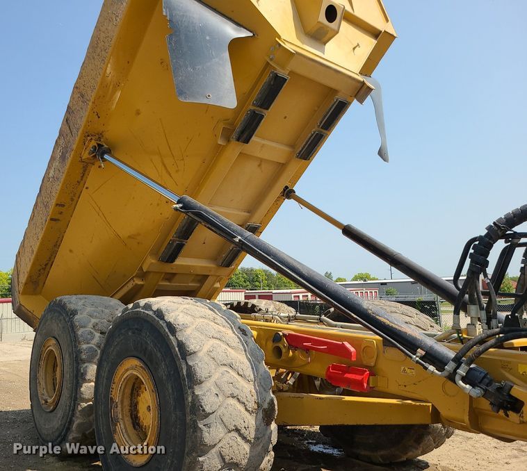 image for item DK4052 2015 Caterpillar 740B  haul truck