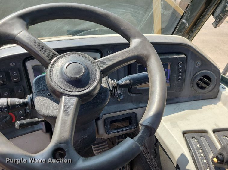 image for item DK4052 2015 Caterpillar 740B  haul truck