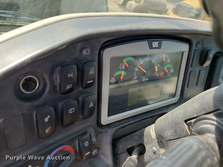 image for item DK4052 2015 Caterpillar 740B  haul truck