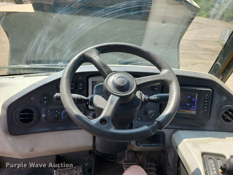 image for item DK4052 2015 Caterpillar 740B  haul truck