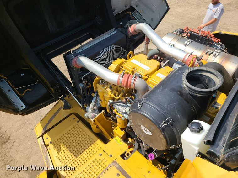 image for item DK4052 2015 Caterpillar 740B  haul truck