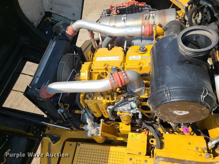 image for item DK4052 2015 Caterpillar 740B  haul truck