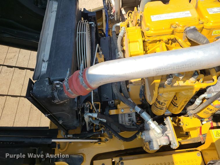 image for item DK4052 2015 Caterpillar 740B  haul truck