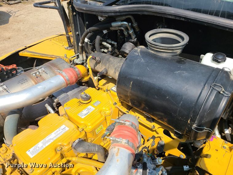 image for item DK4052 2015 Caterpillar 740B  haul truck