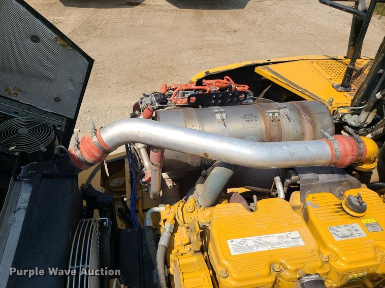 image for item DK4052 2015 Caterpillar 740B  haul truck