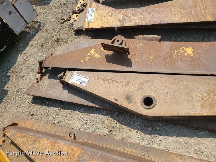 image for item DK4052 2015 Caterpillar 740B  haul truck