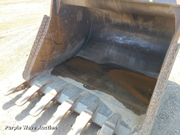 image for item DK4053 Caterpillar  74"W excavator bucket