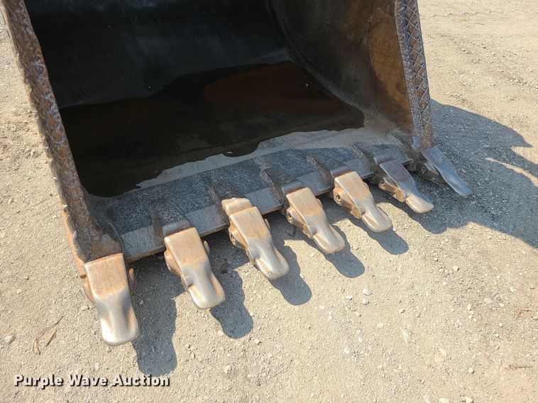 image for item DK4053 Caterpillar  74"W excavator bucket