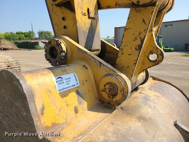 image for item DK4053 Caterpillar  74"W excavator bucket