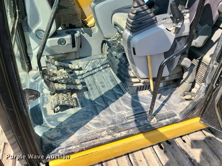 image for item DK4054 2016 Caterpillar 349FL  excavator