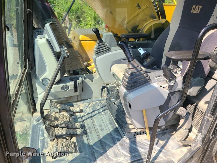 image for item DK4054 2016 Caterpillar 349FL  excavator