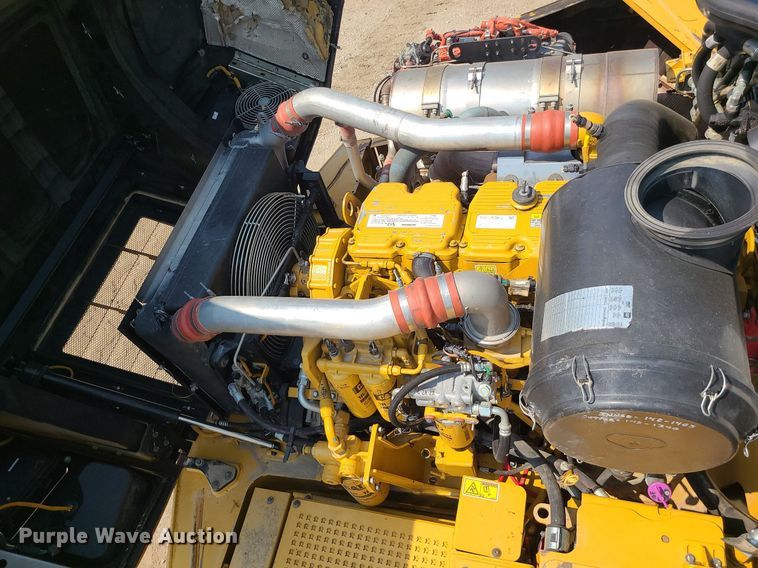 image for item DK4055 2014 Caterpillar 740B  haul truck