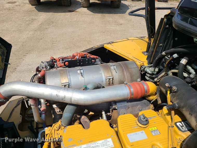 image for item DK4055 2014 Caterpillar 740B  haul truck