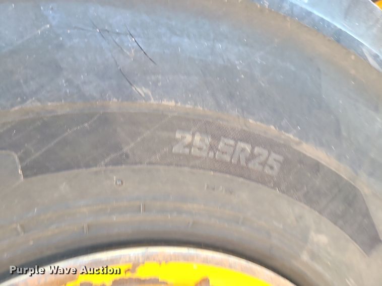 image for item DK4055 2014 Caterpillar 740B  haul truck