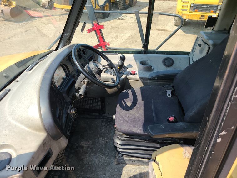 image for item DK4056 2007 Caterpillar 740  haul truck