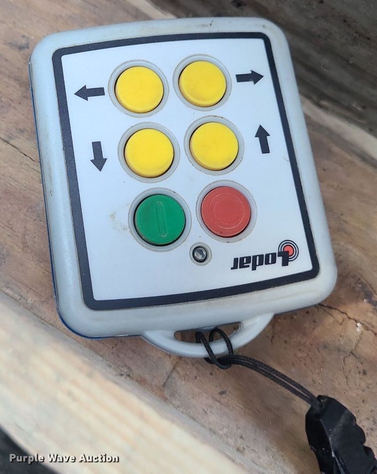 image for item DK4064 2022 Maxey  roll-off container trailer