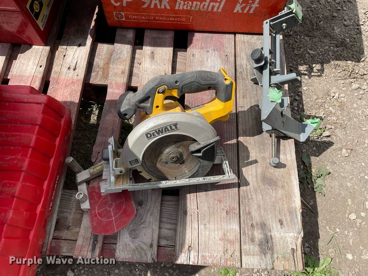 image for item DL3972 Tools