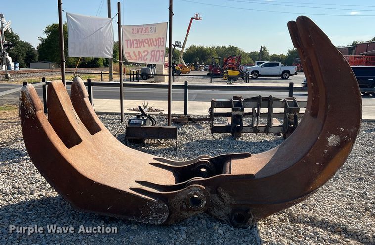 image for item DN3147 52" W excavator grapple