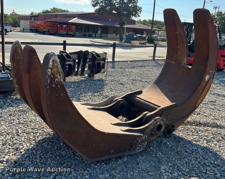 image for item DN3147 52" W excavator grapple