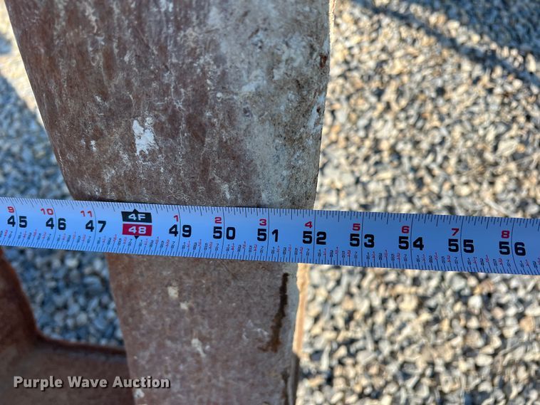 image for item DN3147 52" W excavator grapple