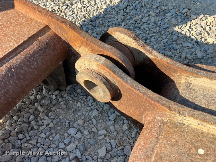 image for item DN3147 52" W excavator grapple