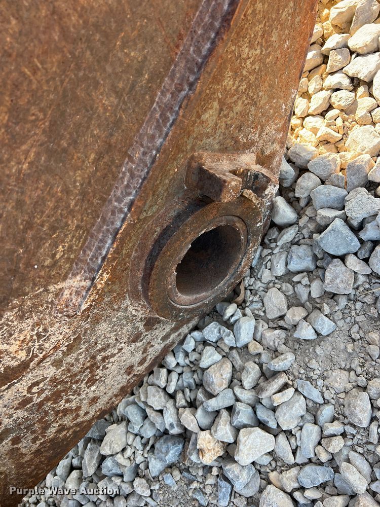 image for item DN3147 52" W excavator grapple