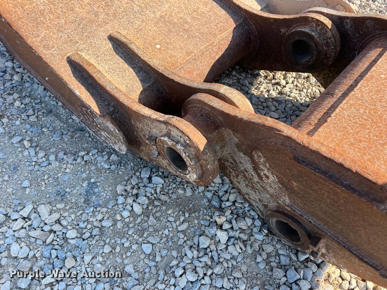 image for item DN3147 52" W excavator grapple