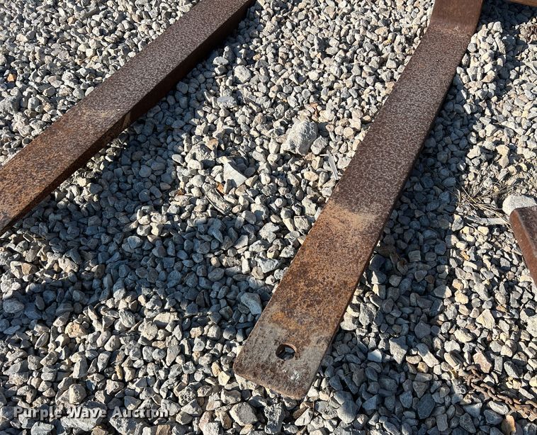 image for item DN3148 6' L forks