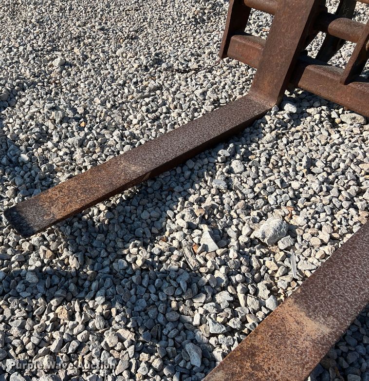 image for item DN3148 6' L forks