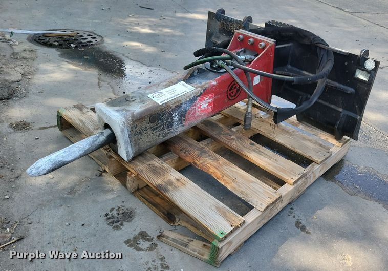 image for item DN4071 CP PB420  skid steer breaker