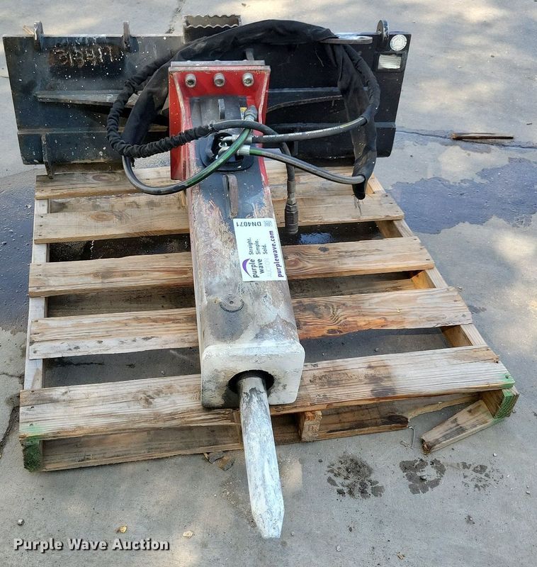 image for item DN4071 CP PB420  skid steer breaker