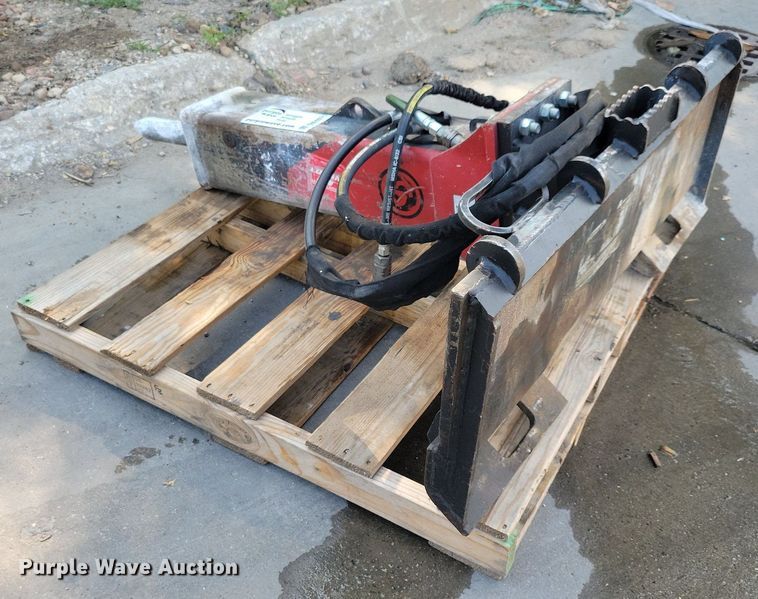 image for item DN4071 CP PB420  skid steer breaker