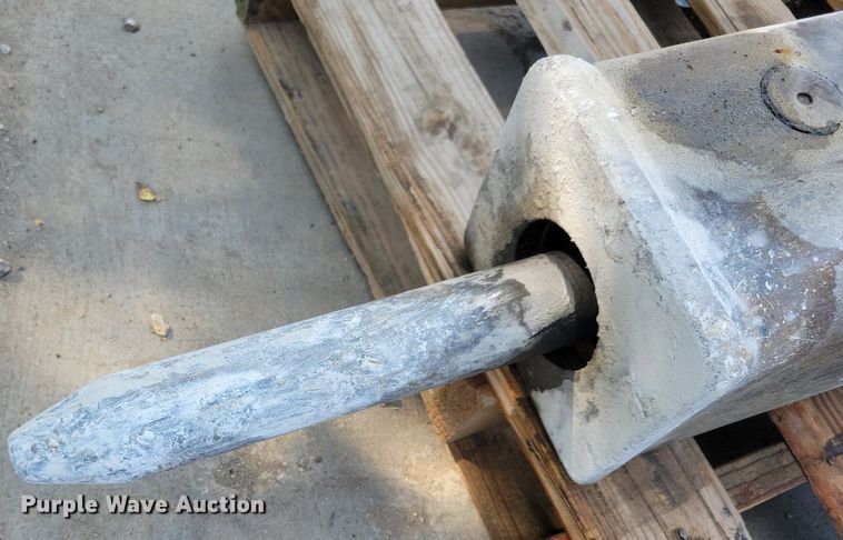 image for item DN4071 CP PB420  skid steer breaker