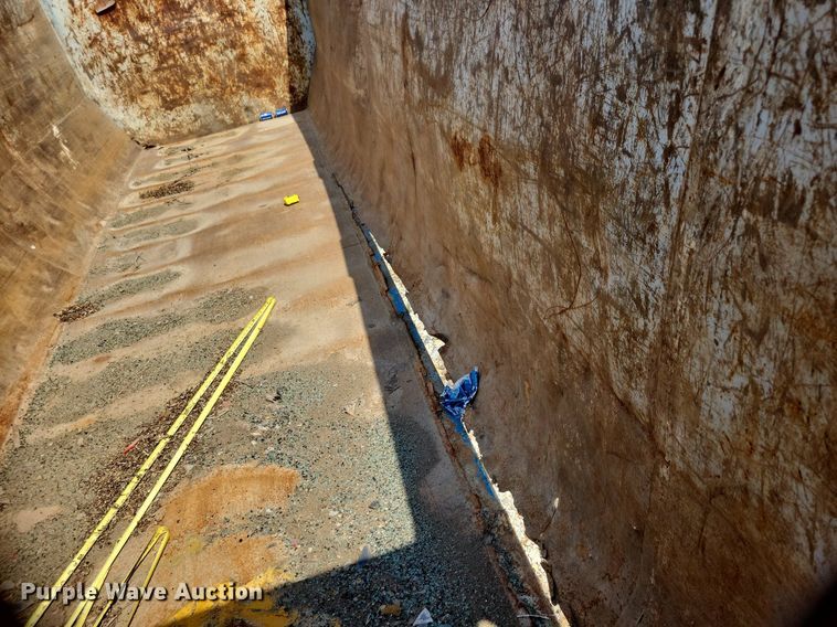 image for item DN4098 Roll-off dumpster