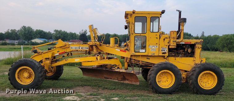 image for item DN4104 1969 BLH Austin-Western Super 300  rigid frame motor grader