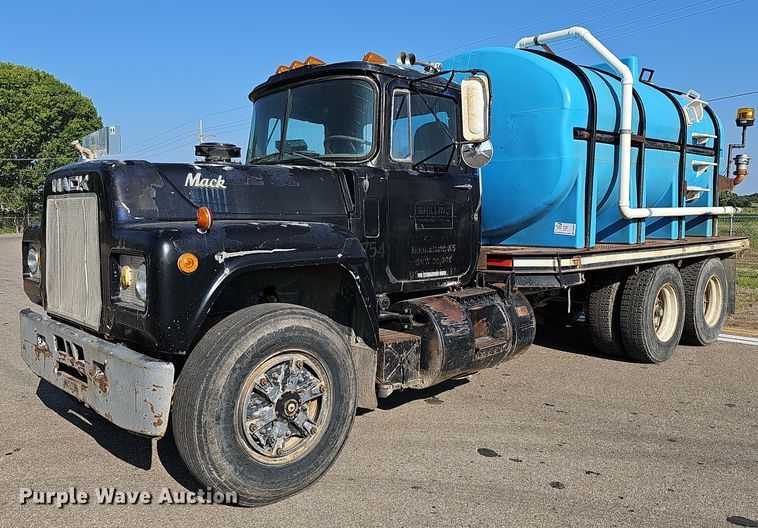 image for item DN8597 1979 Mack  water truck