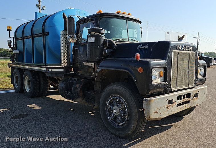 image for item DN8597 1979 Mack  water truck