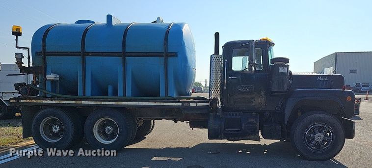 image for item DN8597 1979 Mack  water truck