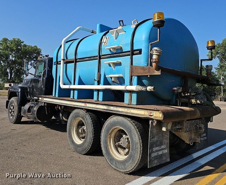 image for item DN8597 1979 Mack  water truck
