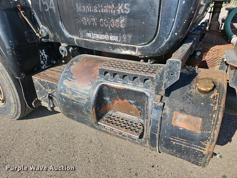 image for item DN8597 1979 Mack  water truck