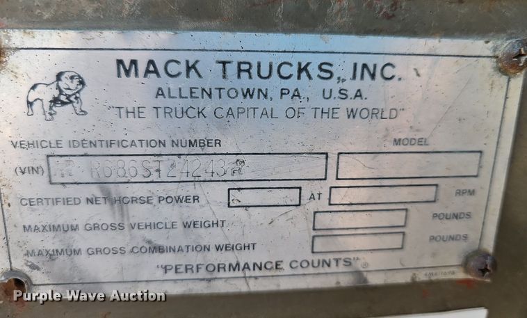 image for item DN8597 1979 Mack  water truck