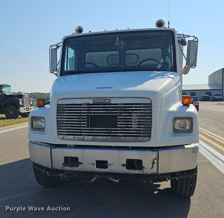 image for item DN8598 1998 Freightliner FL70 Broom Bear  street sweeper truck