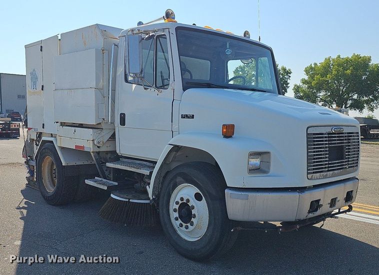 image for item DN8598 1998 Freightliner FL70 Broom Bear  street sweeper truck