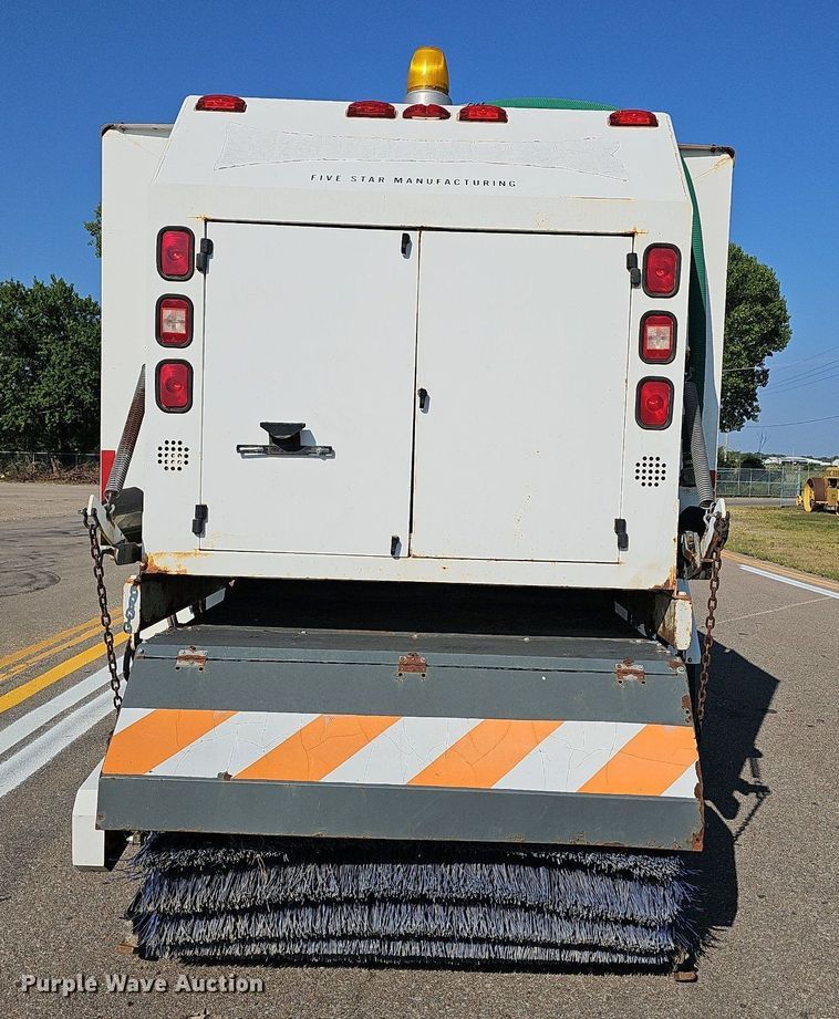 image for item DN8598 1998 Freightliner FL70 Broom Bear  street sweeper truck